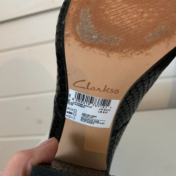 Clarks Leather Zip-Up Boots - Picture 4 of 5